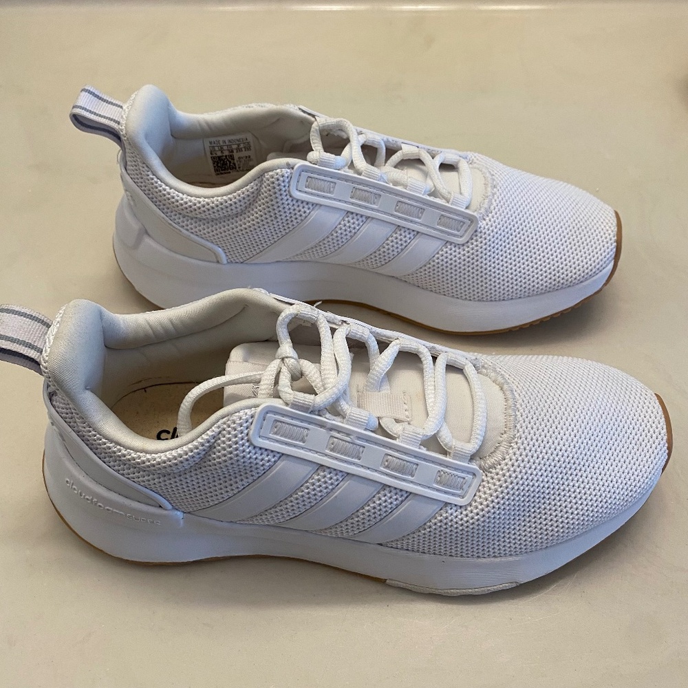 Womens Adidas White Running Shoe 6.5 NWT